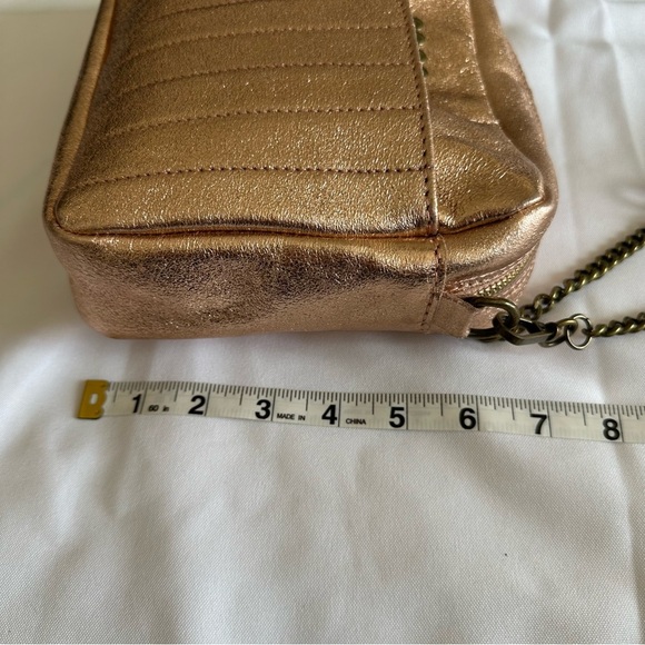 RoseGold Textured Crossbody Bag with Adjustable Strap Metallic Leather Bag - Picture 4 of 9